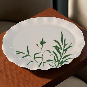 Elegant White and Green Dinner Plates Set of 4.
